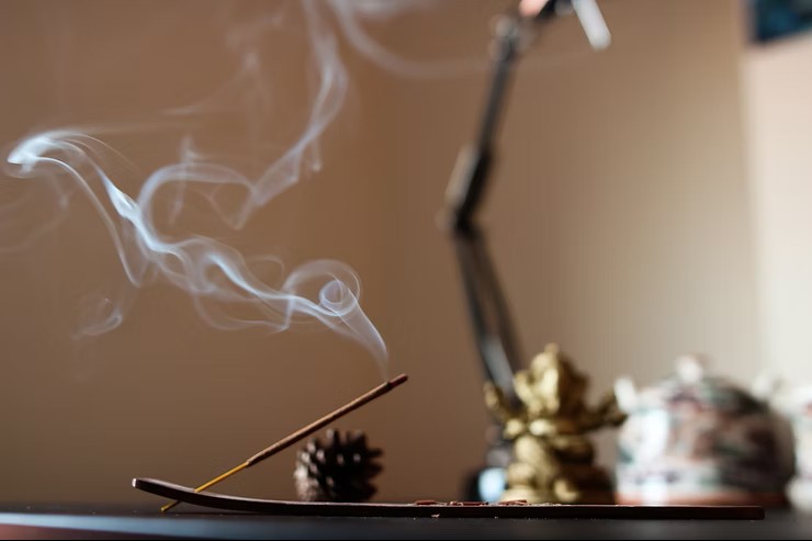 Fumigations & Encens : gestes ancestraux